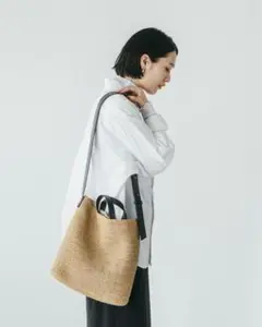 「品よく、たっぷり」ラフィアのショルダートートバッグ　北欧暮らしの道具店