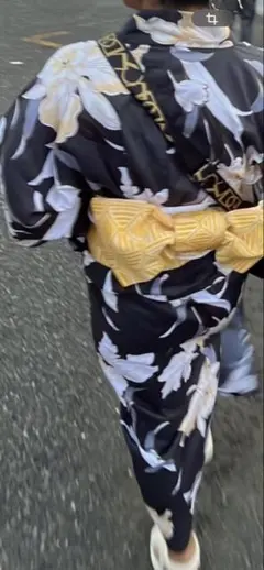 紺地に白い花柄 浴衣・黄色帯セット