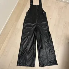 JEANASIS フェイクレザー サロペット オーバーオール 最終値下げのサムネイル