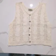 アイボリー ニットベスト