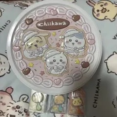 ちいかわ　ホールケーキ缶　クリスマス