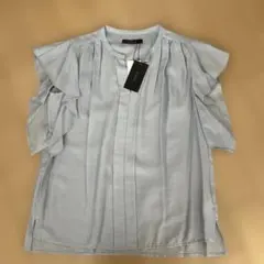 【新品】ROSSO デザインラッフルブラウス サックスブルーのサムネイル