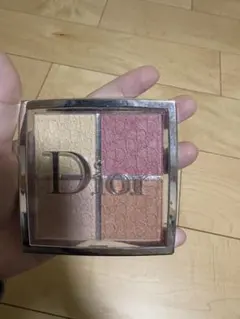 Diorバックステージフェイスグロウパレット 004 ローズゴールド