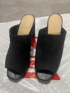 GU 黒 スエード　オープントゥサンダル