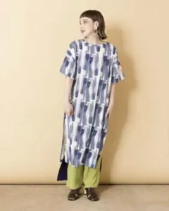 オズモーシス　プリントロングTシャツ　カットソー　ワンピース　【新品タグ付✨】のサムネイル