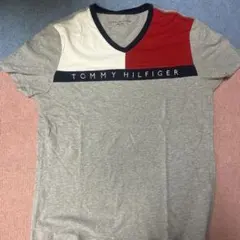 TOMMY HILFIGER Mサイズ VネックTシャツ