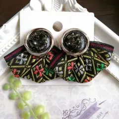 ハンドメイド刺繍リボンピアス(ハンドメイド)
