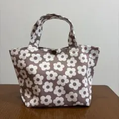 ハンドメイドのランチバッグ　北欧花柄　ピンクベージュ　ミニトート