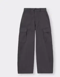 グレーのカーゴパンツ レディース