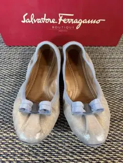 Salvatore Ferragamo シルバー リボンパンプス