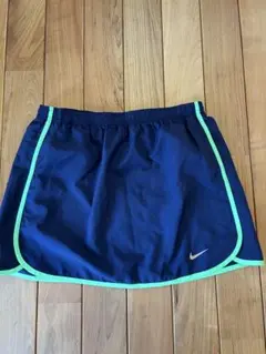 NIKE スカートのサムネイル