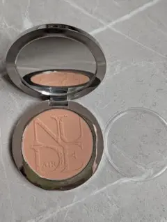 Dior Nude Air フェイスパウダー 002
