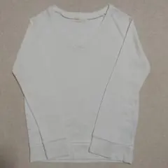 ホワイト系　Vネック　長袖　トップス
