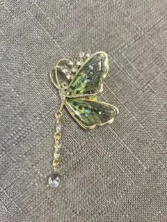 蝶の形ブローチ クリスタル装飾　コサージュ　ピン　3