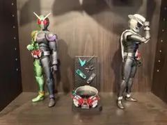 新品 figma 仮面ライダーラス 未開封 フィグマ 龍騎 オーディン 浅井