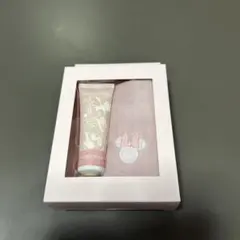 ディズニーストア　ハンドクリーム&タオルセット　ミニーマウス　チェリーブロッサムのサムネイル