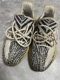 Yeezy Boost 350 V2 ホワイト/ブラック　ゼブラ