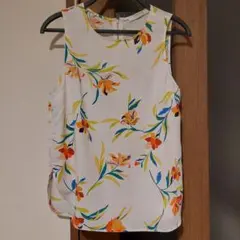 花柄ノースリーブ