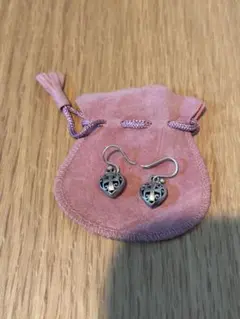 SALE☆ぷっくりハート❤️型透かしデザインピアス　シルバー