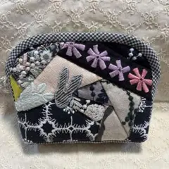 J*)様 ハンドメイド★パッチワーク刺繍ポーチ　ミナペルホネン クロッチくん