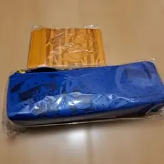 レザーペンポーチ　勇利×ポチャッコ　 パスケース　ユーリハローキティ