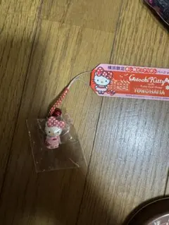 ご当地キティ 横浜限定赤い靴ビッグリボンボールペン - メルカリ