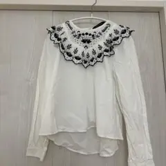 ZARA　刺繍フリルカラー長袖ブラウス　Mサイズ