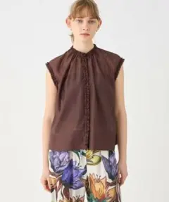 極美品　BALLSEY 18700円フリルブラウスのサムネイル