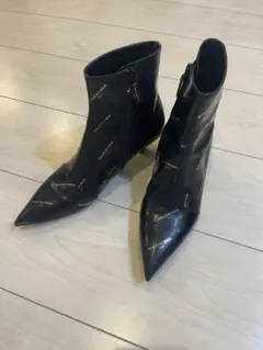 BALENCIAGA ブーツのサムネイル