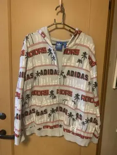 アディダス　前あきパーカー