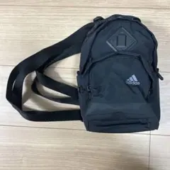 adidas ブラック ミニバックパック　ミニリュック