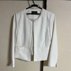 ホワイト ノーカラージャケット フリンジ仕上げ