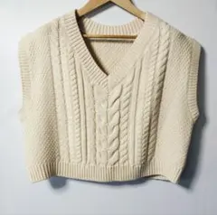 GU Vネック ケーブル編み ニットベスト クリーム H420