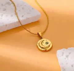 【ラスト1】月　cz一粒ブルーダイヤ　コイン　ネックレス サージカルステンレス