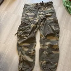 Abercrombie & Fitch カモフラ カーゴパンツのサムネイル