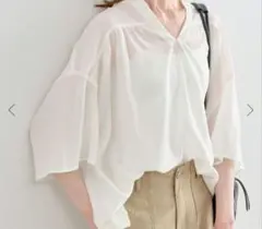 完売品！BEIGE,ベイジ【WEB限定・洗える】スキッパーブラウス 完売品！BEIGE,ベイジ【WEB限定・洗える】スキッパーブラウス - メルカリ