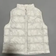 ユニクロ　110サイズ　中綿ベスト　アイボリー