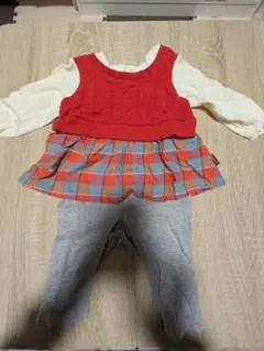 赤とオレンジのチェックロンパース
