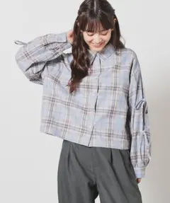 ハニーズ　　チェックシャツ リボン付き長袖シャツ　ショート丈　クロップド丈