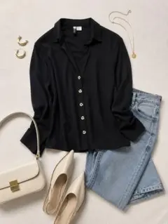 H&M 黒いボタン付き長袖シャツ