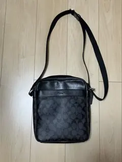 COACH ブラック ショルダーバッグ