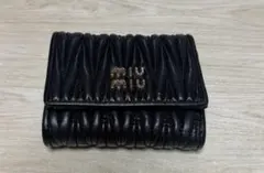 miu miu マテラッセ 三つ折り財布 ブラックのサムネイル