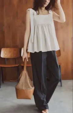 Mila Owenミラオーウェン パフスリーブペプラムチュニックトップス