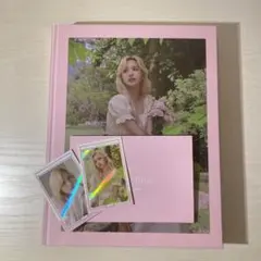 Yes,I am Mina. (twiceミナ 写真集)