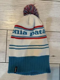 patagonia ポンポン付きニット帽