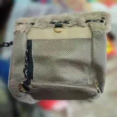 フ4。ファー付きのショルダーバック？