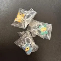 クレヨンしんちゃん　みんなでくまパジャマ　めじるしアクセサリー