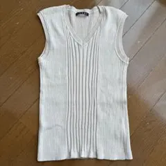 ベージュ ノースリーブニット M