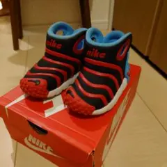 NIKE DYNAMO GO BOOT キッズ スニーカー 黒/赤/青　13cm