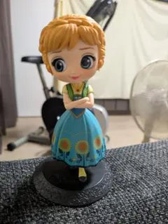アナと雪の女王　ビッグフィギュア　Qposketアナ